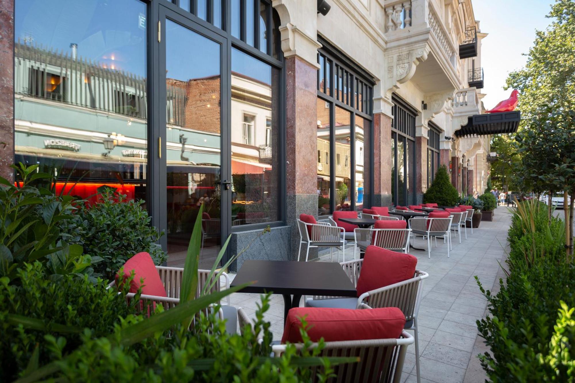 Radisson Red Tbilisi Hotell Eksteriør bilde