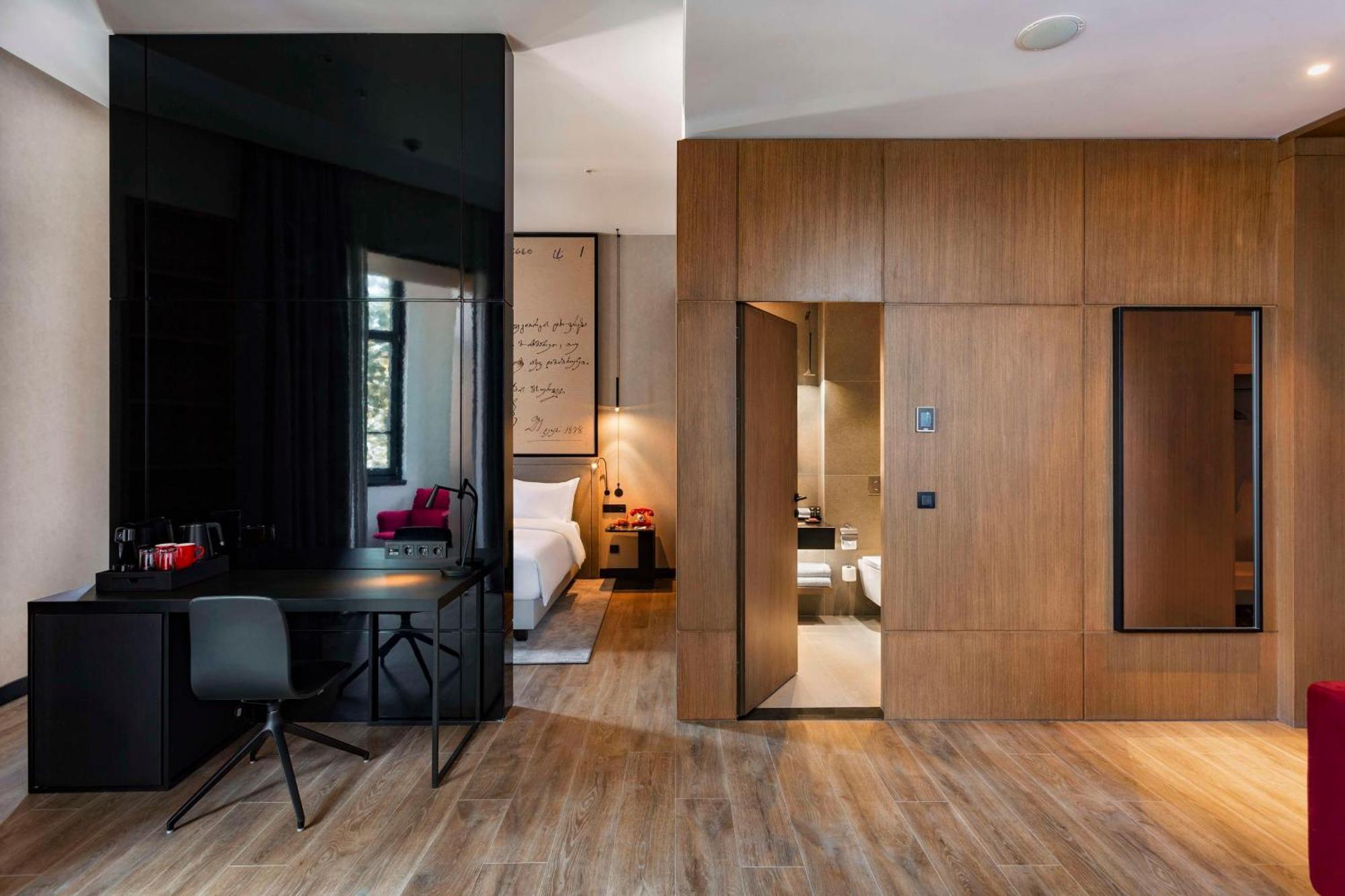 Radisson Red Tbilisi Hotell Eksteriør bilde