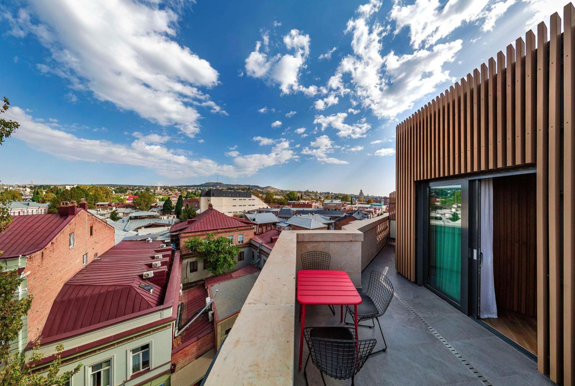 Radisson Red Tbilisi Hotell Eksteriør bilde