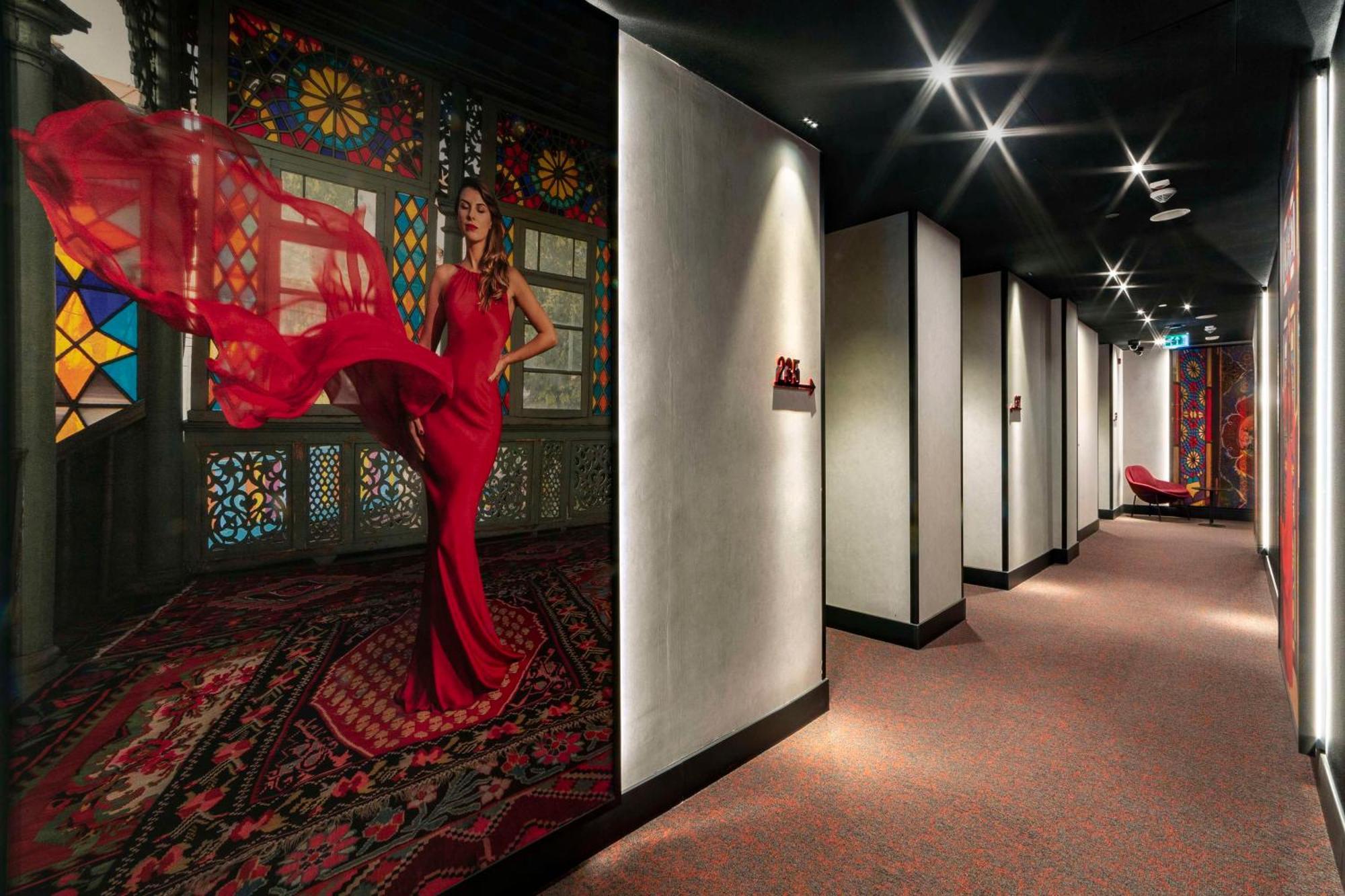 Radisson Red Tbilisi Hotell Eksteriør bilde