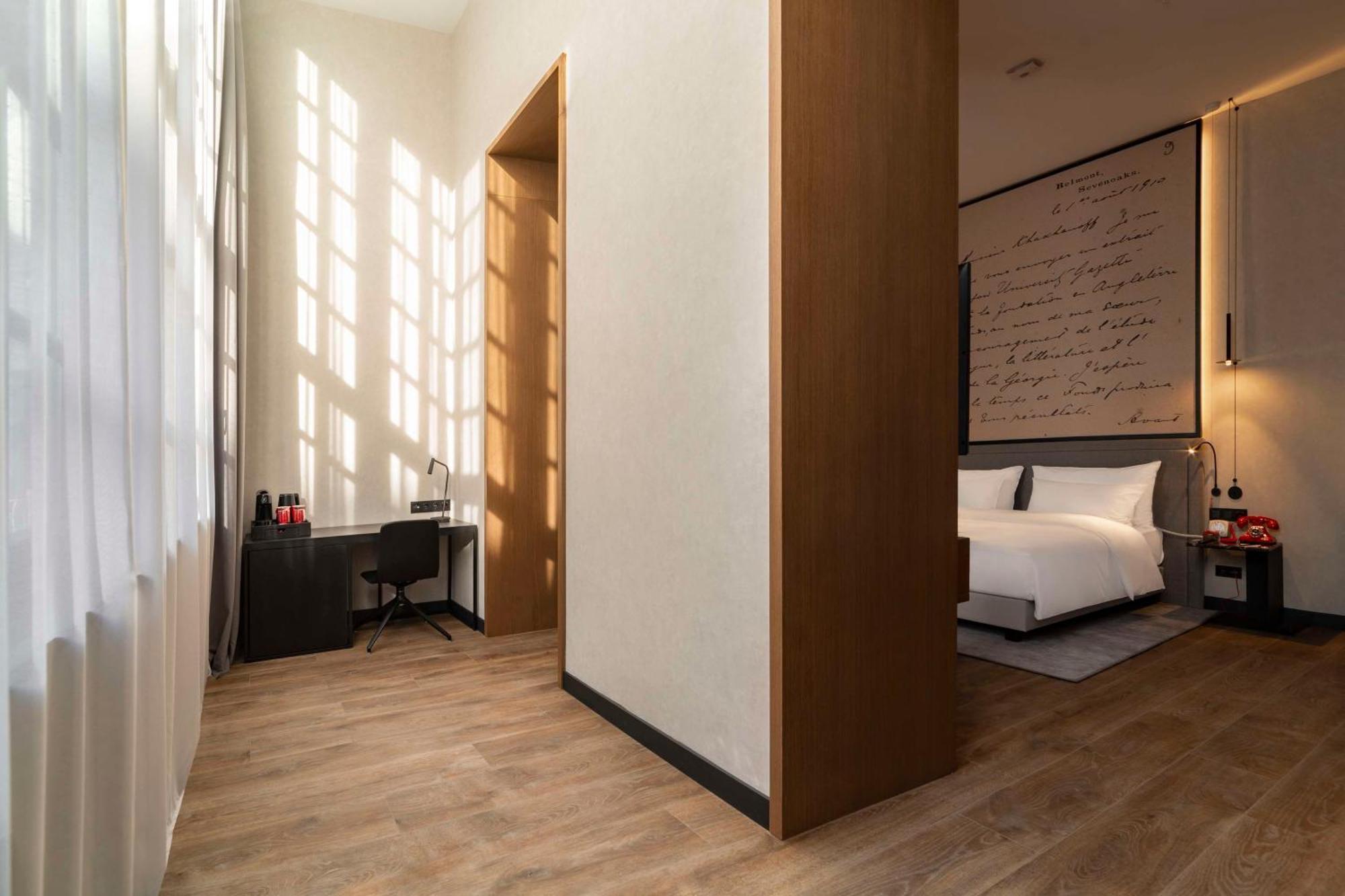 Radisson Red Tbilisi Hotell Eksteriør bilde
